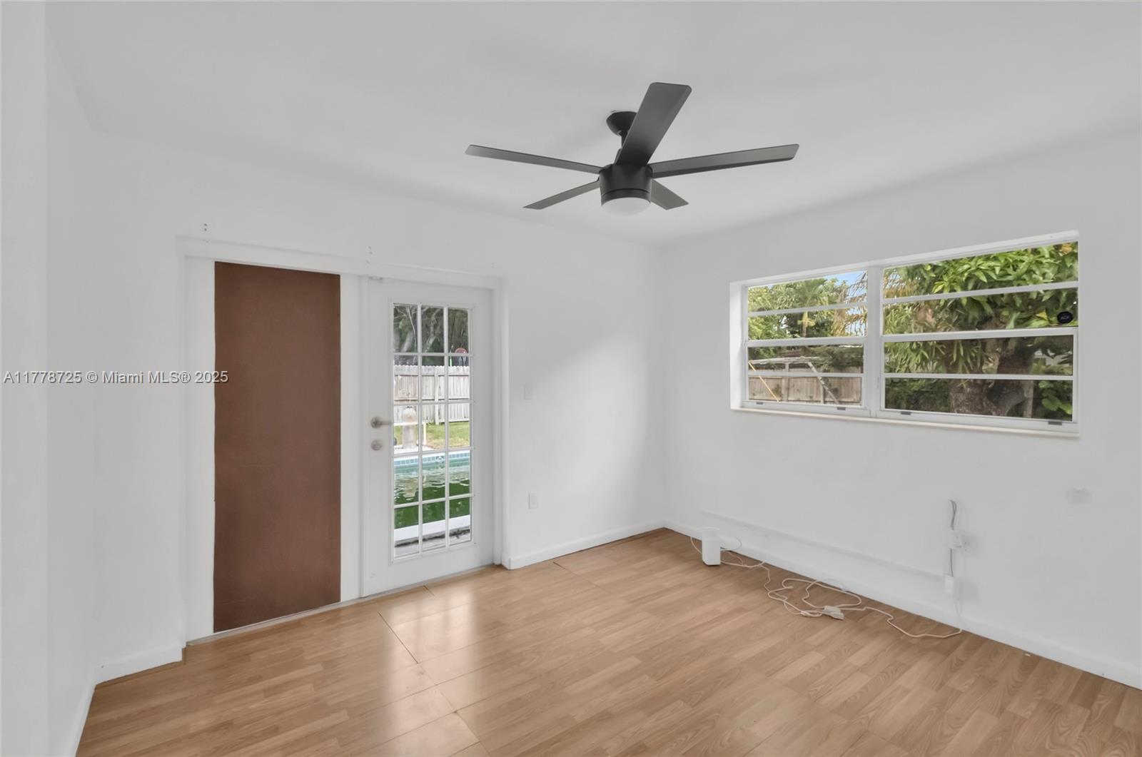 SCOTT LAKE MANOR SEC 8 - Residential