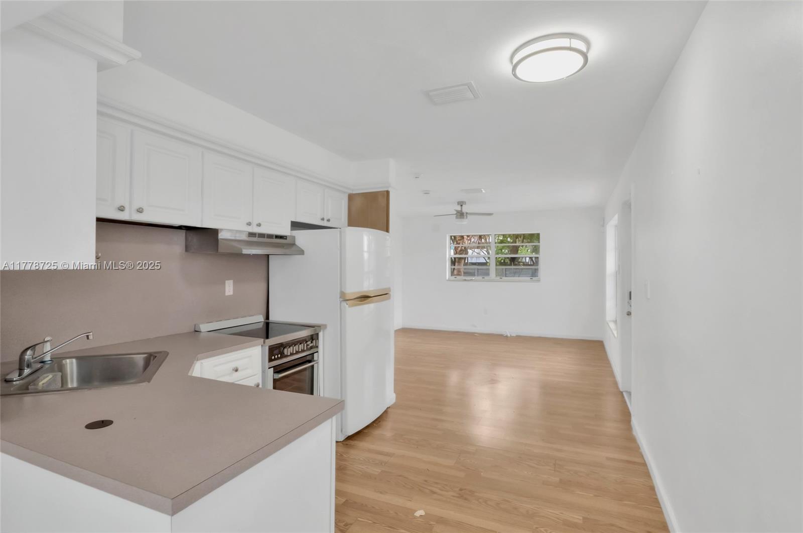 SCOTT LAKE MANOR SEC 8 - Residential