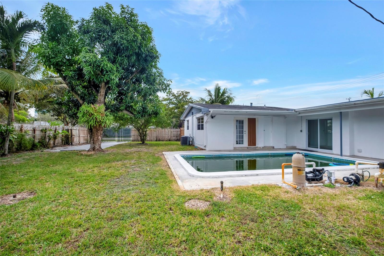 SCOTT LAKE MANOR SEC 8 - Residential