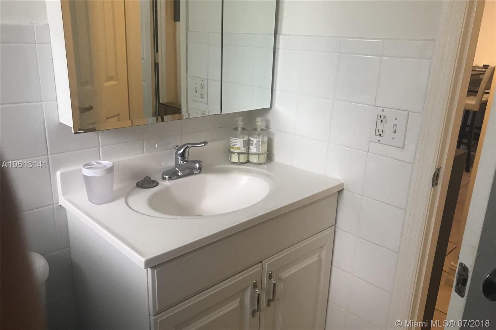 KEY ISLANDER CONDO - Residential Lease