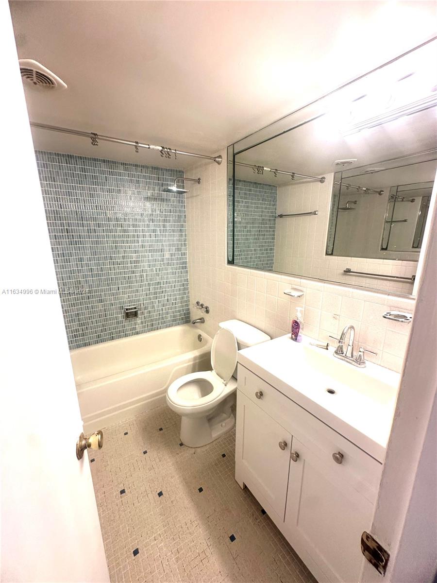 GOLDEN KEY CONDO, THE - Residential