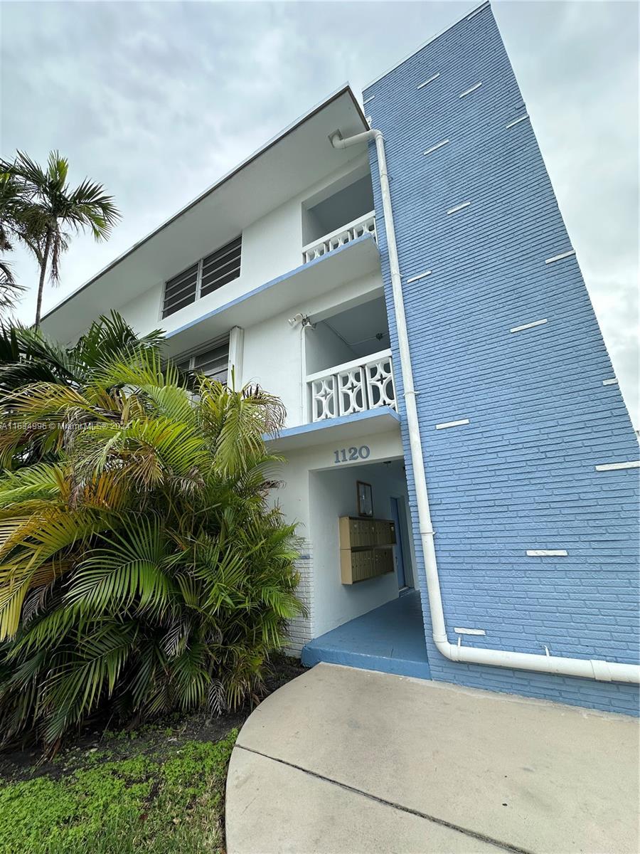 GOLDEN KEY CONDO, THE - Residential