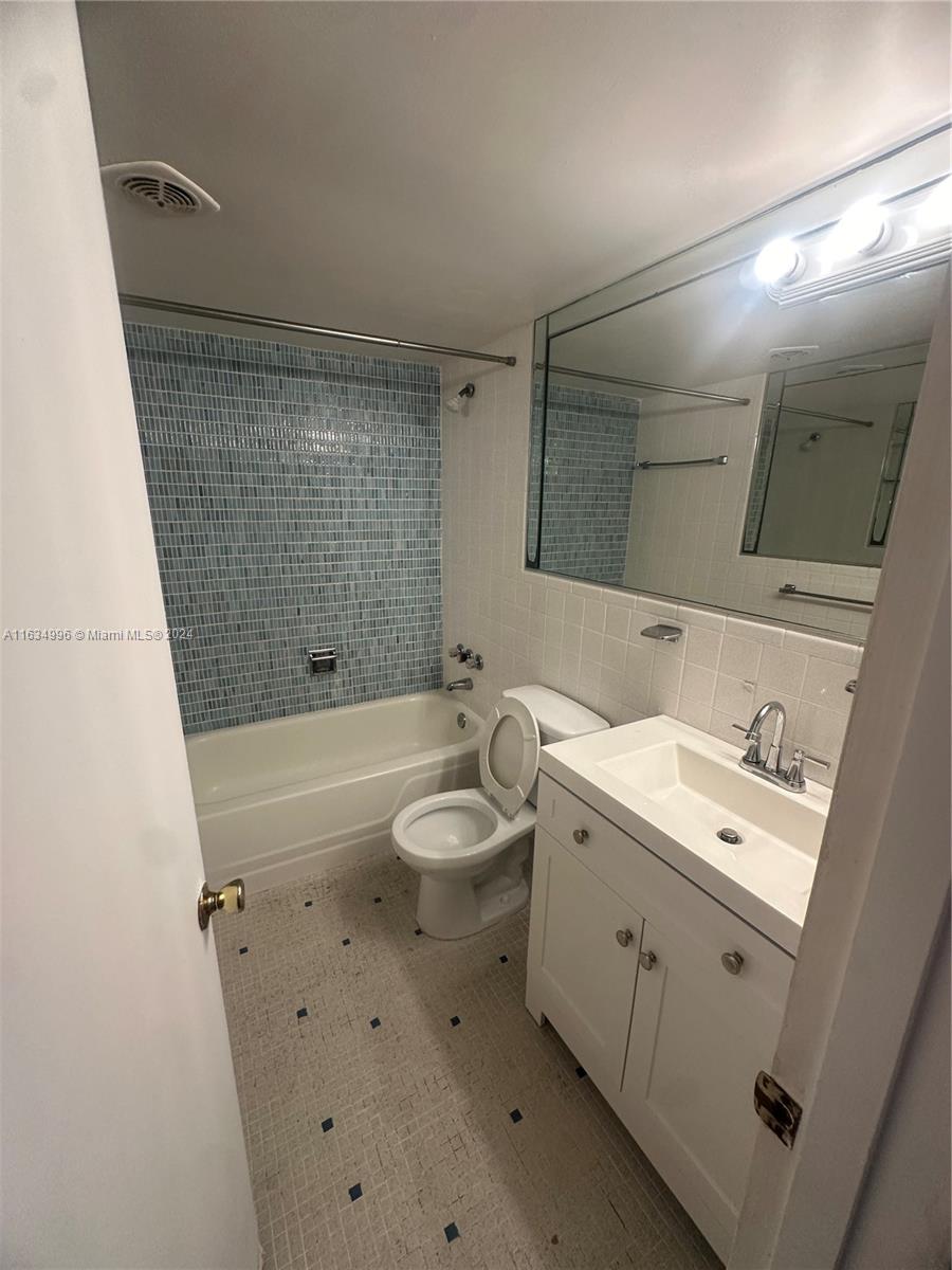 GOLDEN KEY CONDO, THE - Residential