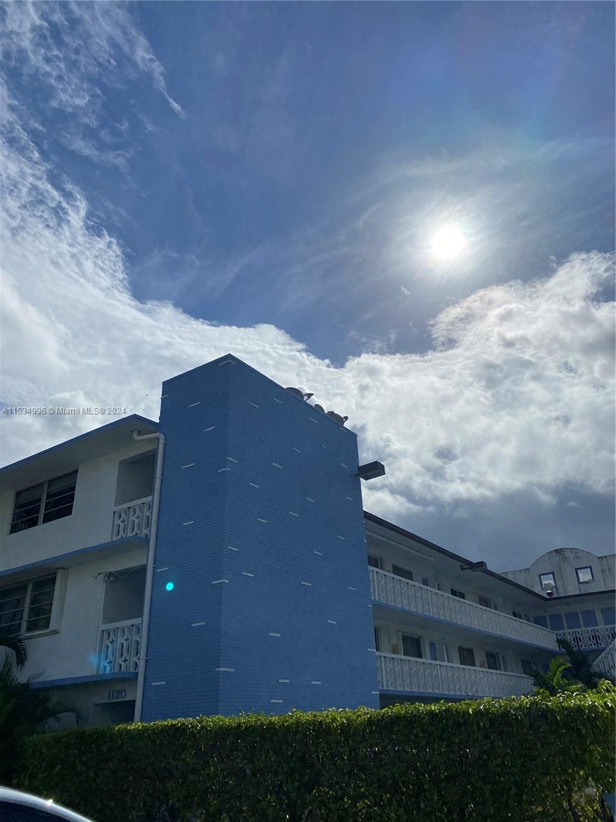 GOLDEN KEY CONDO, THE - Residential