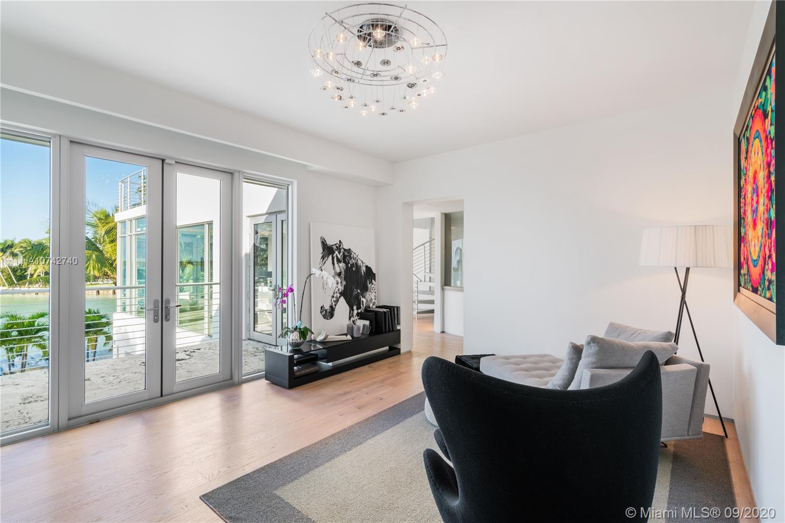 SUNSET ISLANDS-ISLAND NO - Residential