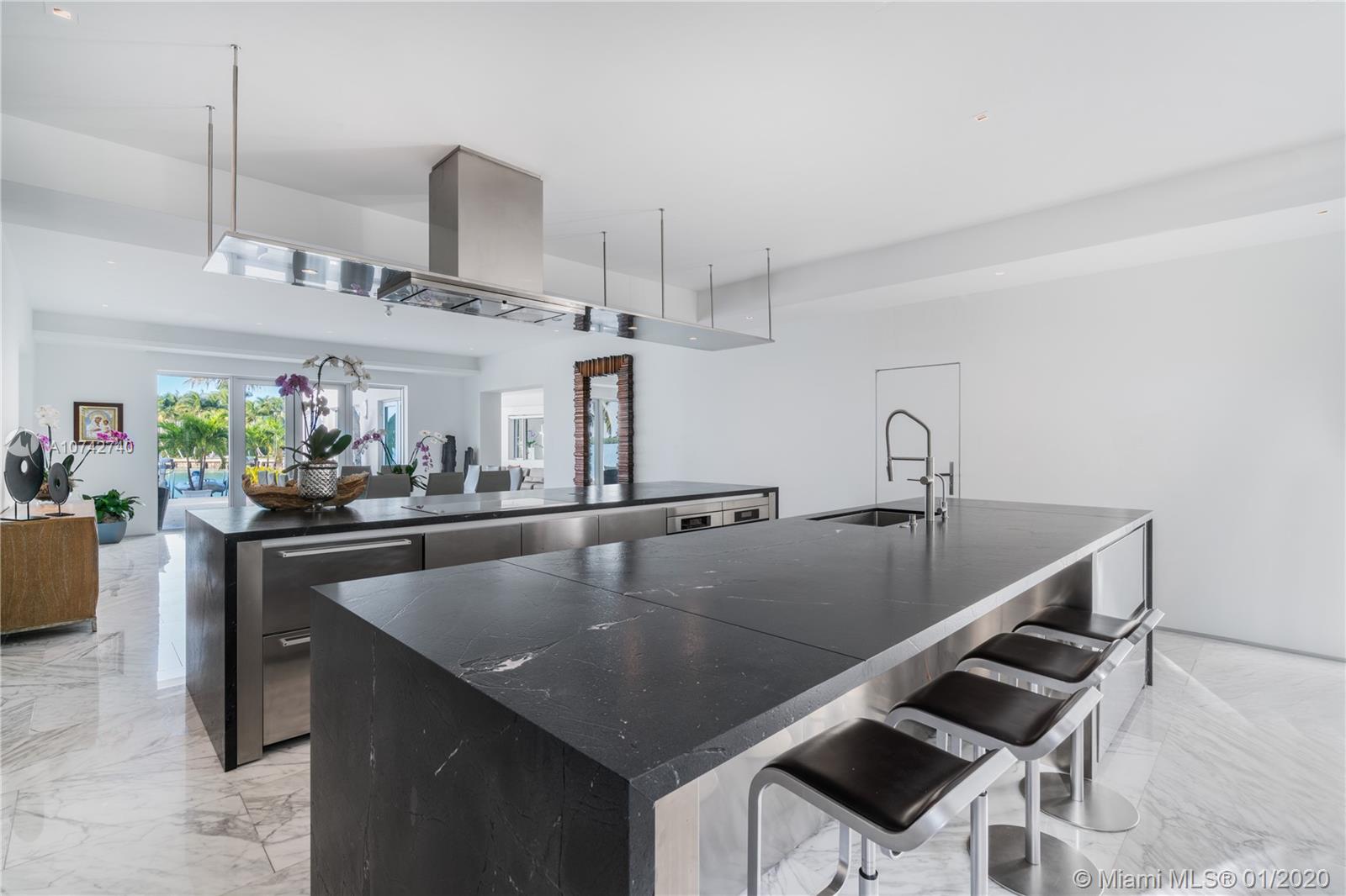 SUNSET ISLANDS-ISLAND NO - Residential