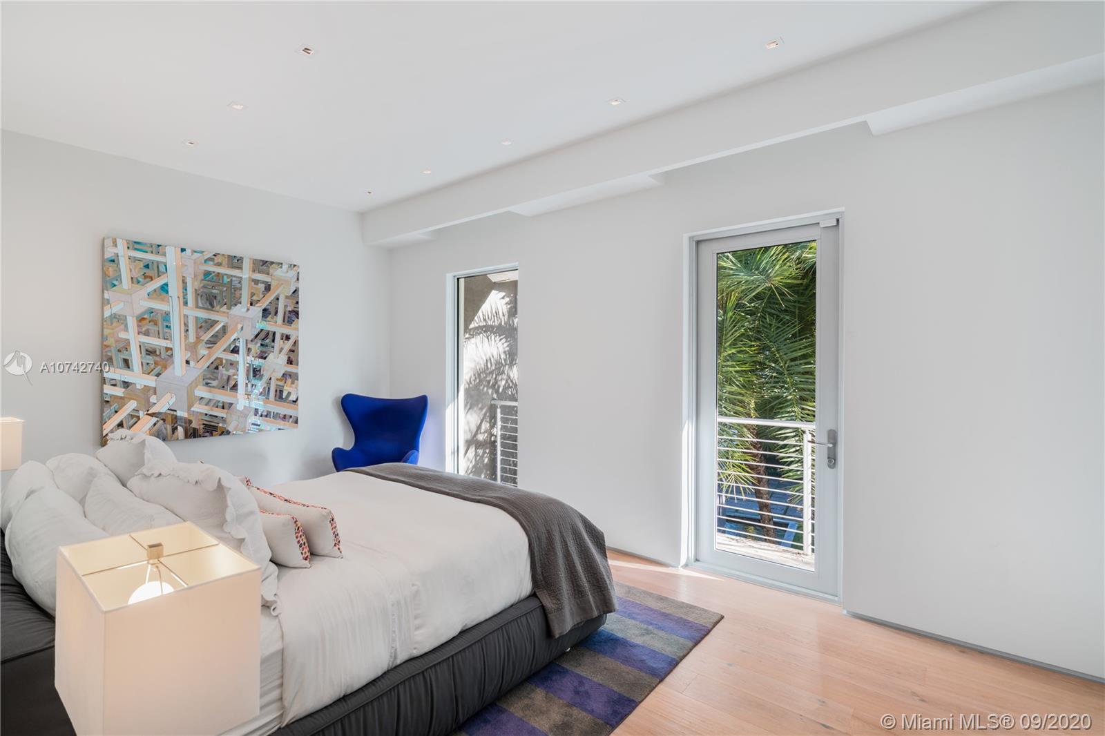 SUNSET ISLANDS-ISLAND NO - Residential