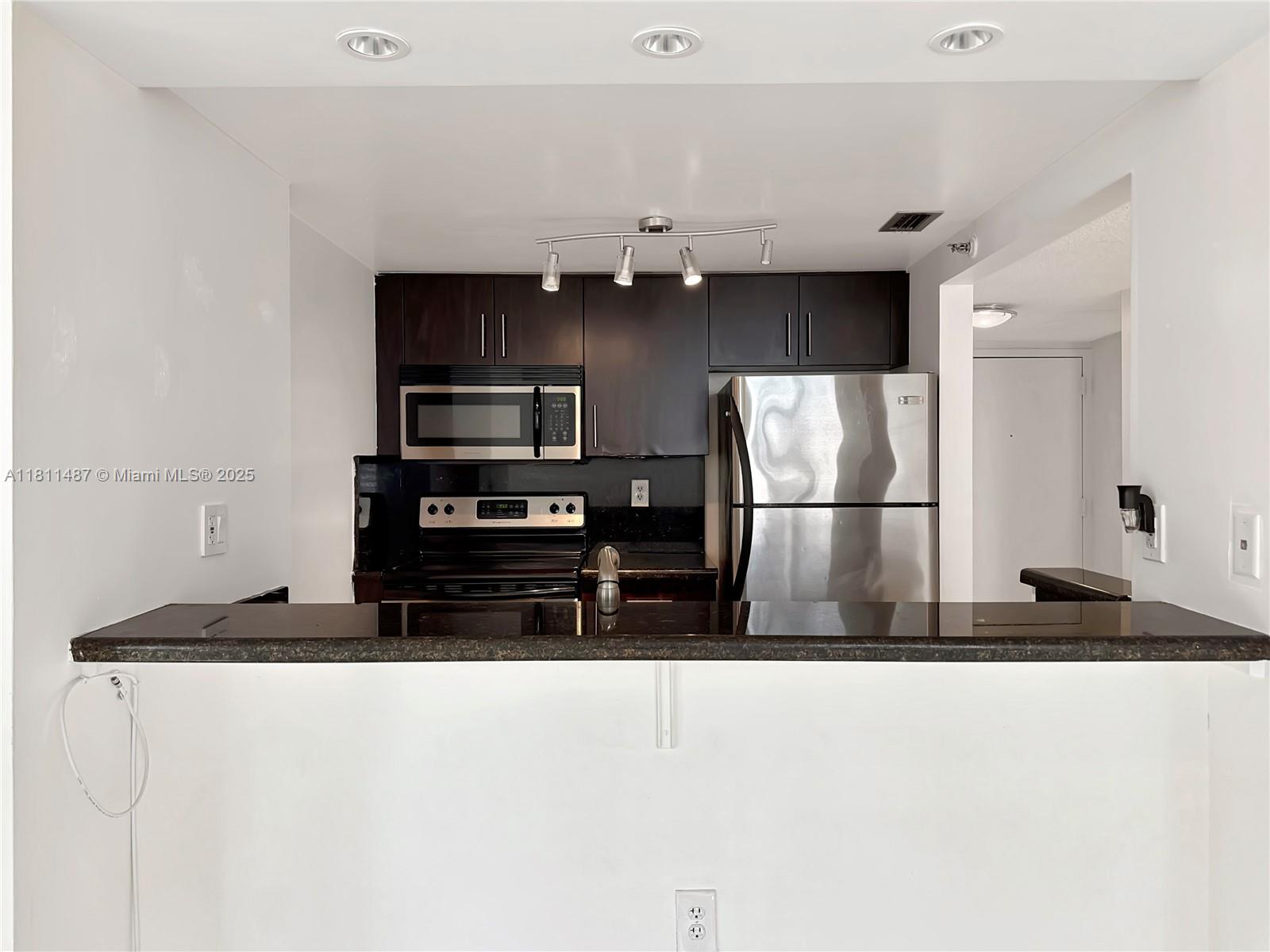 MADISON DOWNTOWN CONDO - Residential