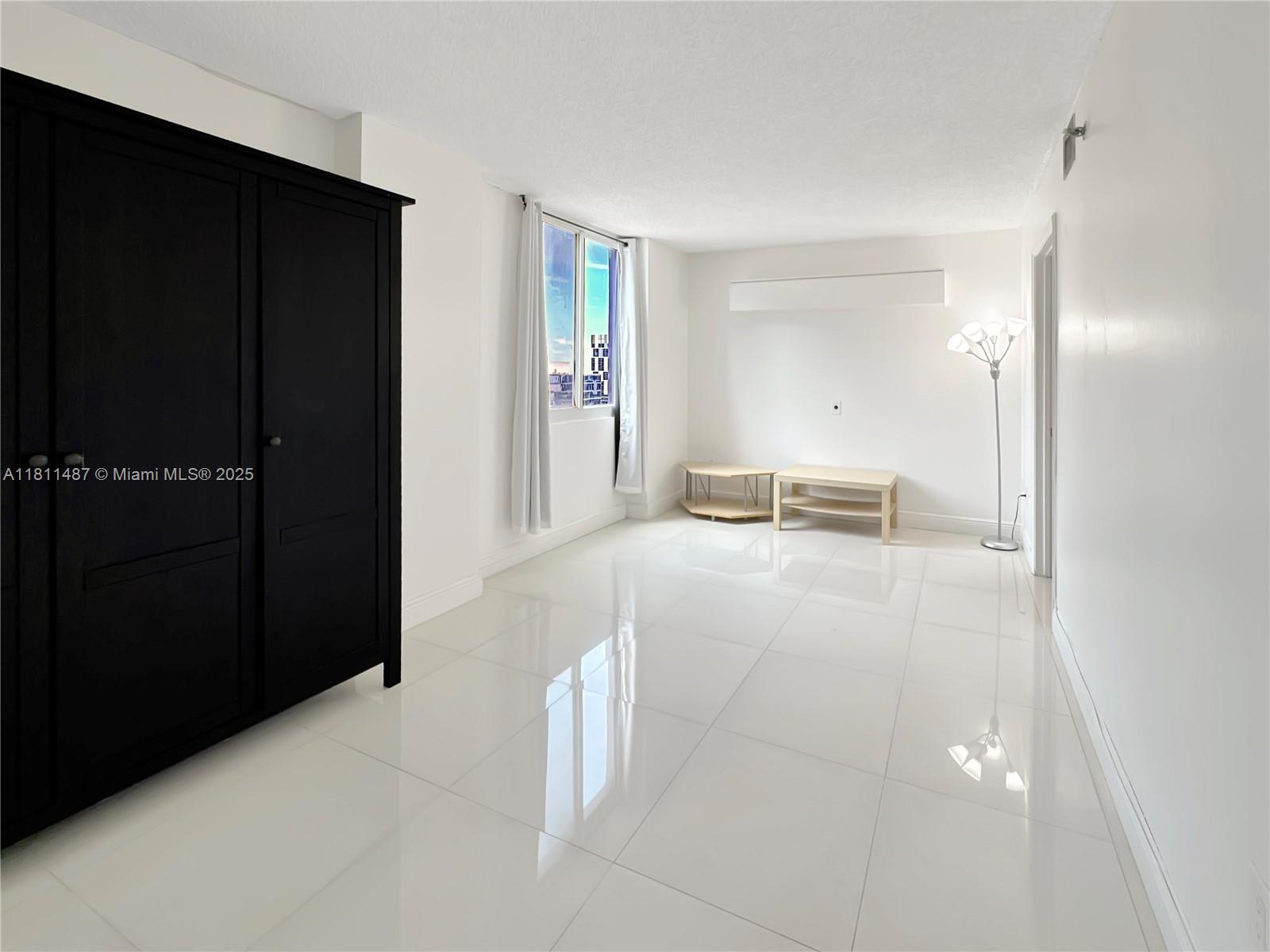 MADISON DOWNTOWN CONDO - Residential