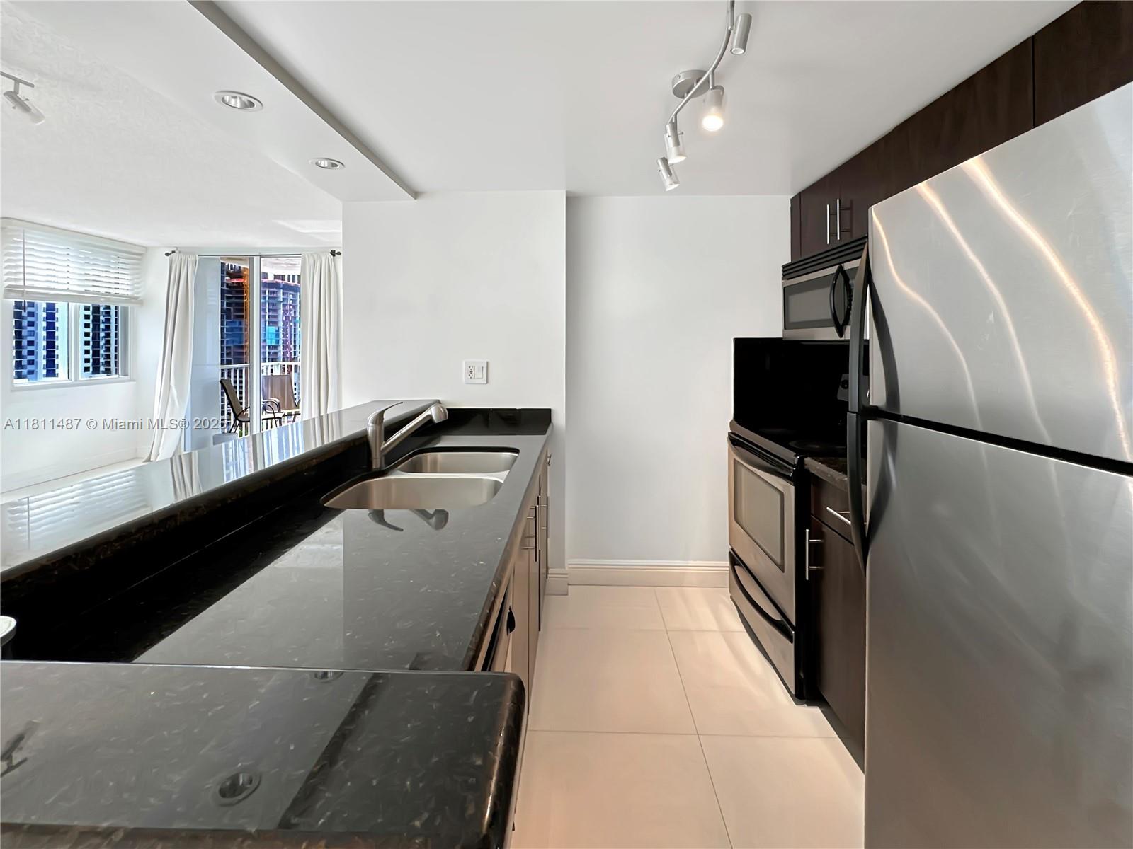 MADISON DOWNTOWN CONDO - Residential