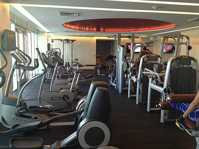 500 Brickell Ave 2303
