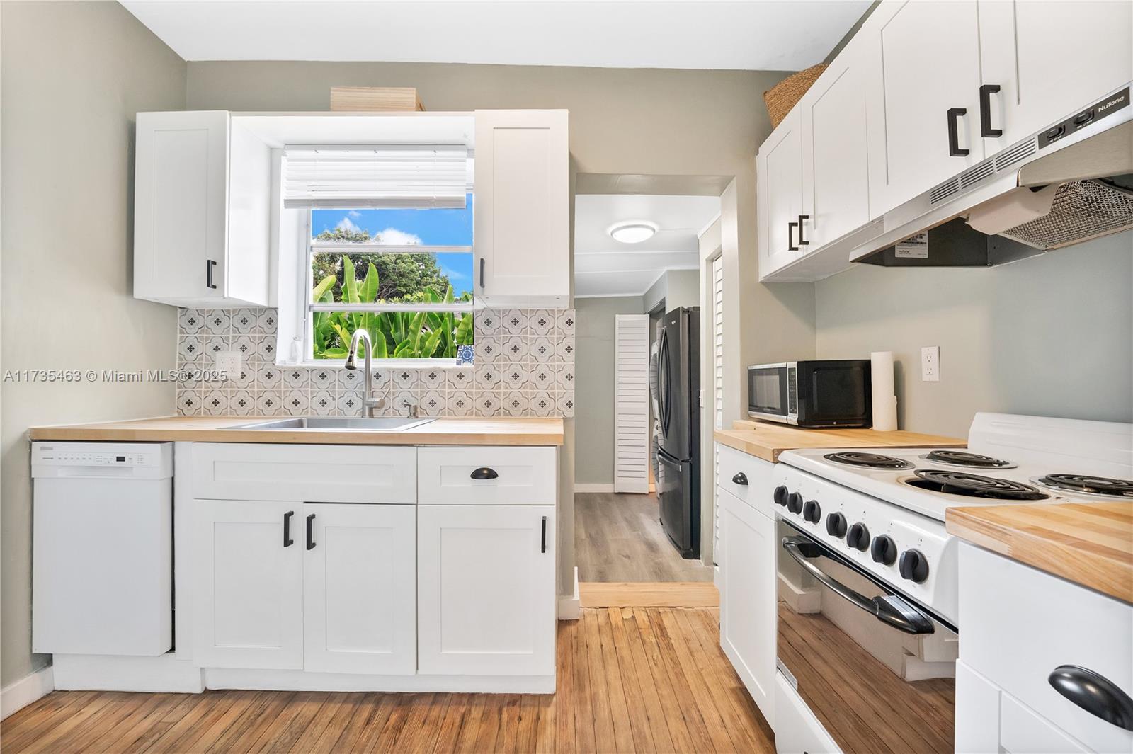 CAMNER GABLES - Residential Lease