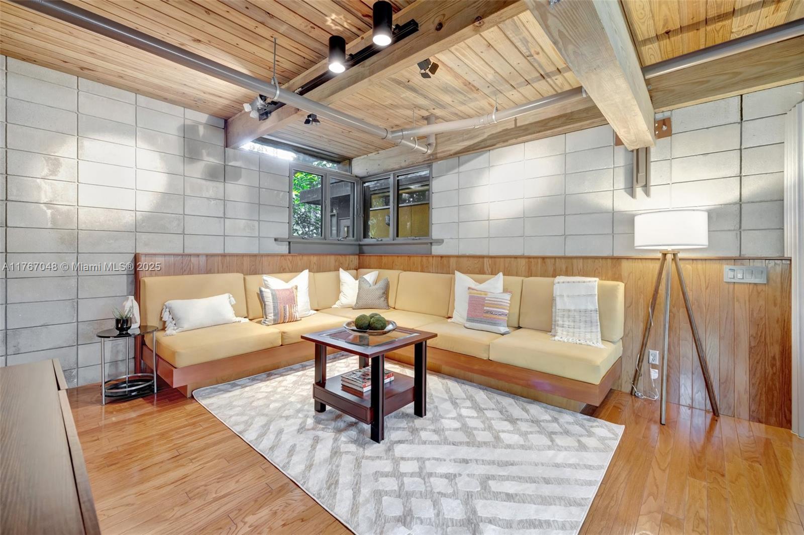 Riverland Woods (UNREC) - Residential