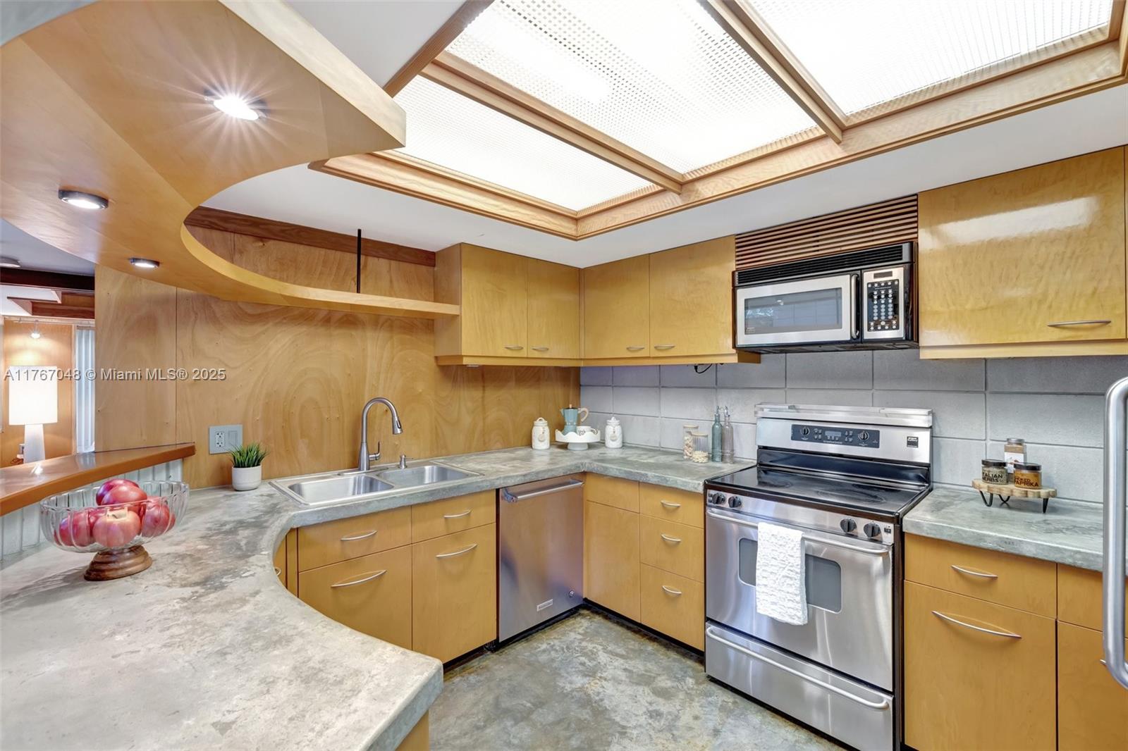 Riverland Woods (UNREC) - Residential