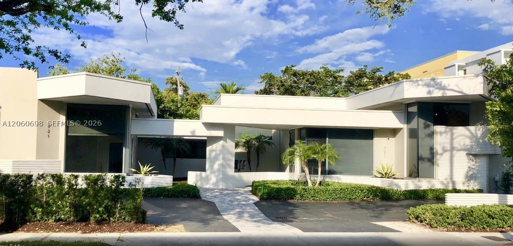 Photo of 721 NE 3rd Ave, Fort Lauderdale, FL 33304 (MLS # A12060698)