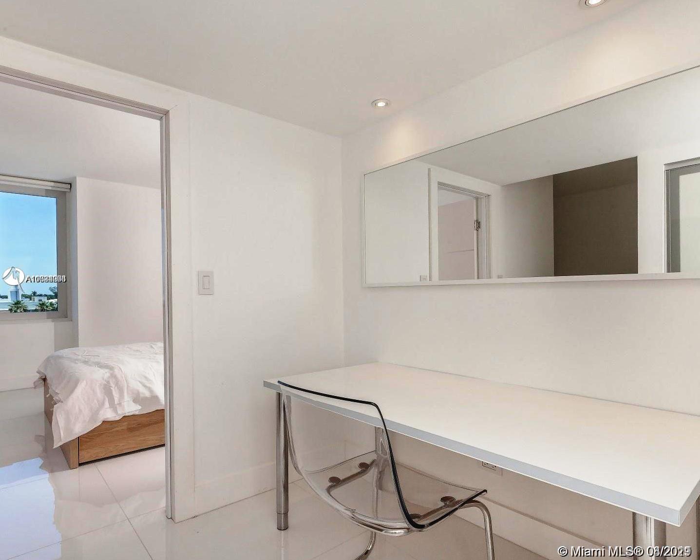 Roney Palace - Residential