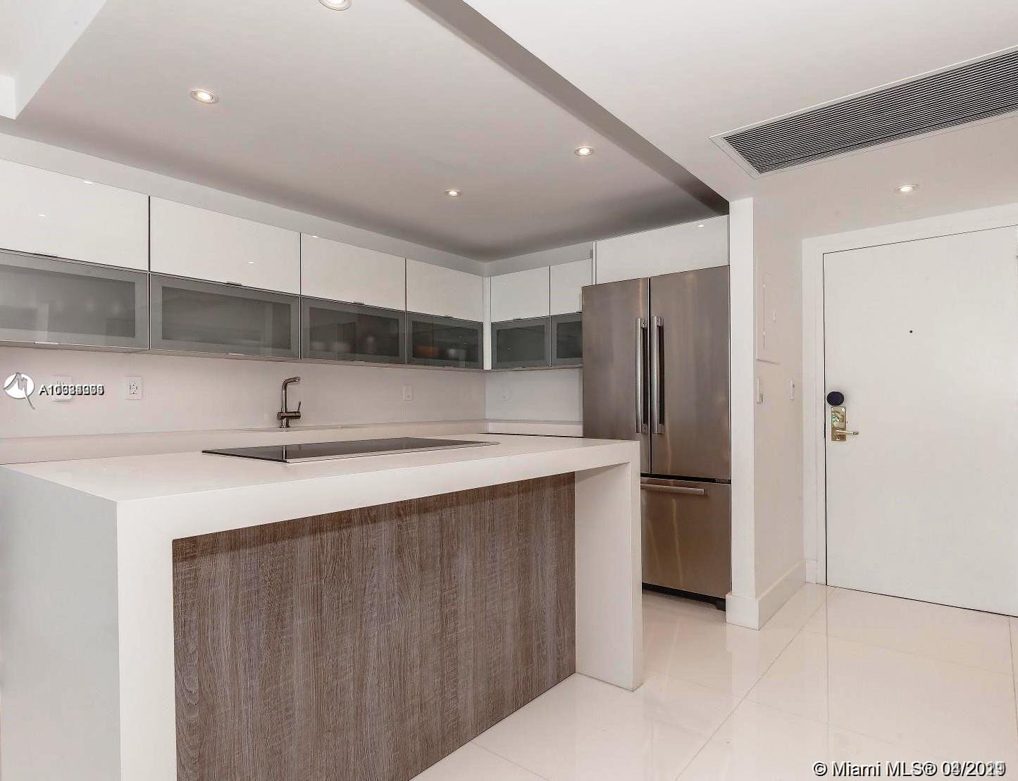 Roney Palace - Residential