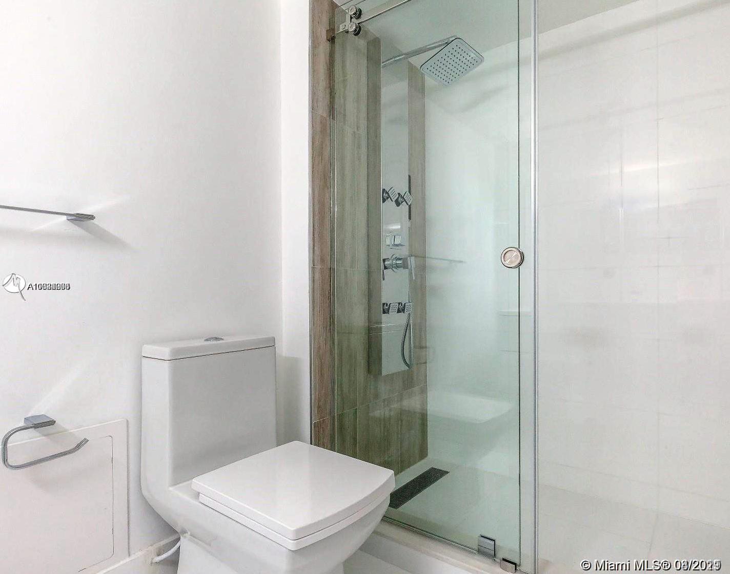 Roney Palace - Residential