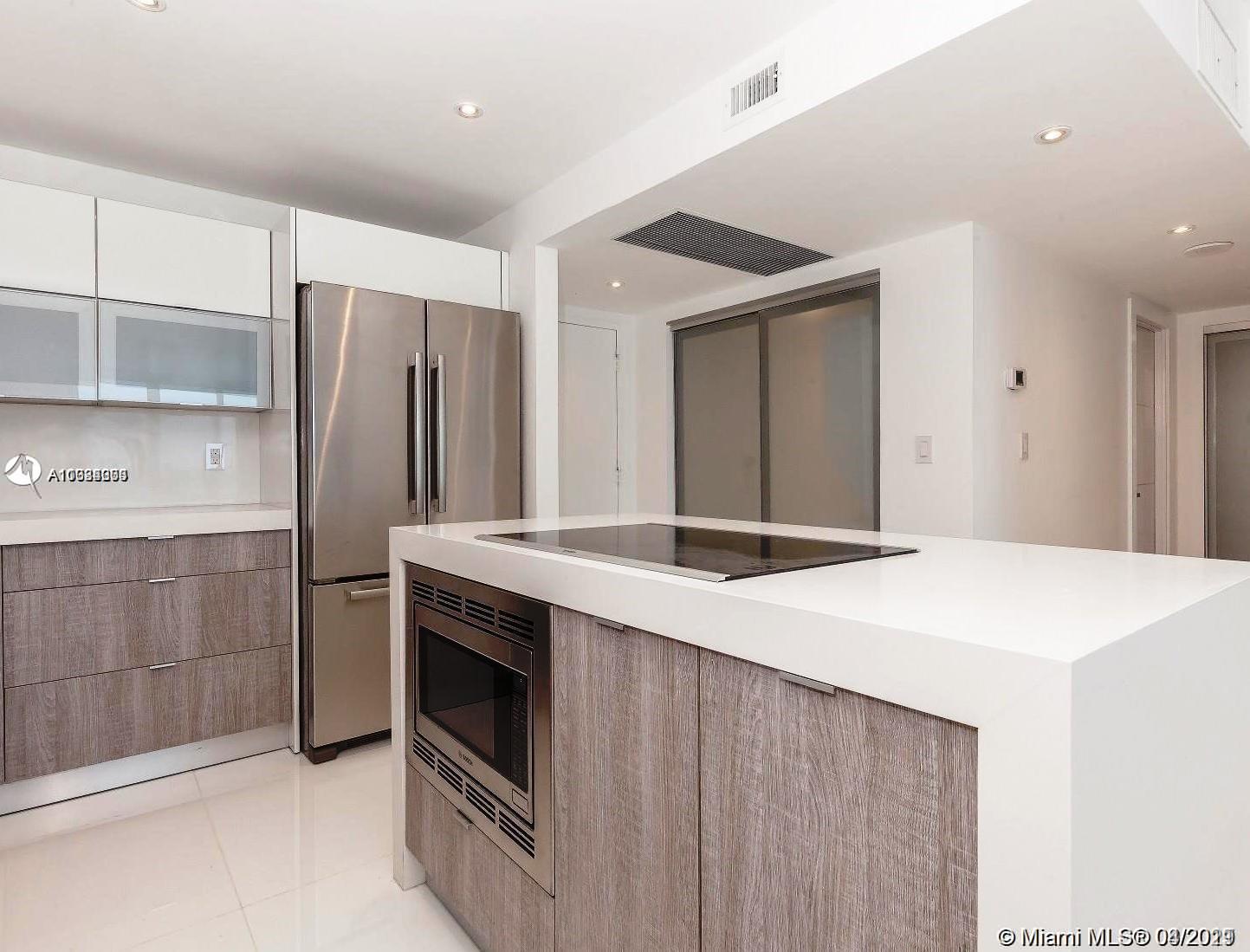 Roney Palace - Residential