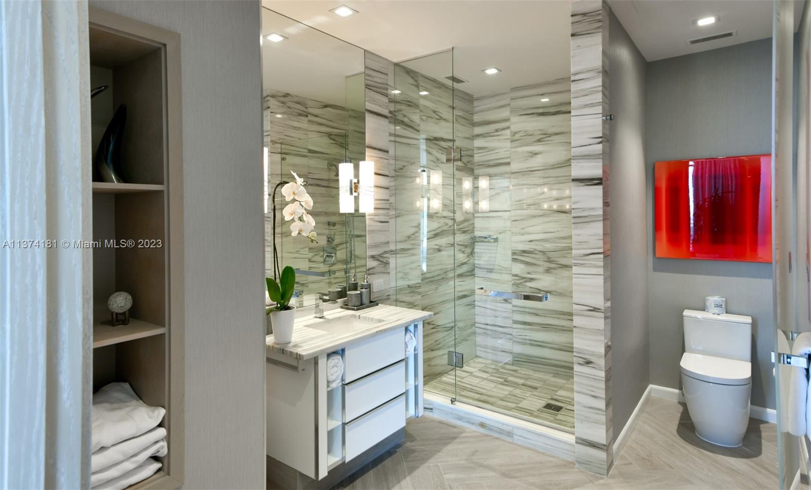 2201 COLLINS AVE CONDO - Residential