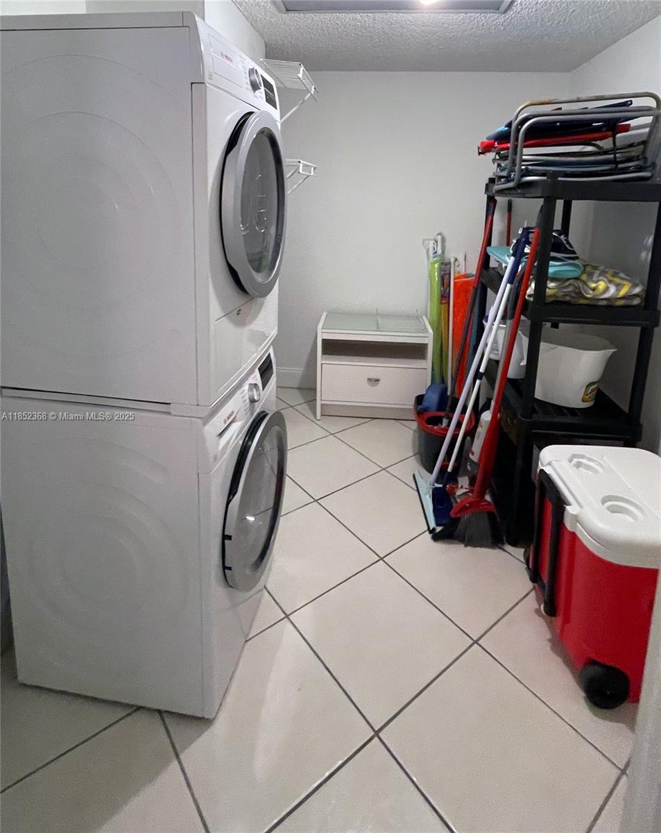 MAISON GRANDE CONDO - Residential