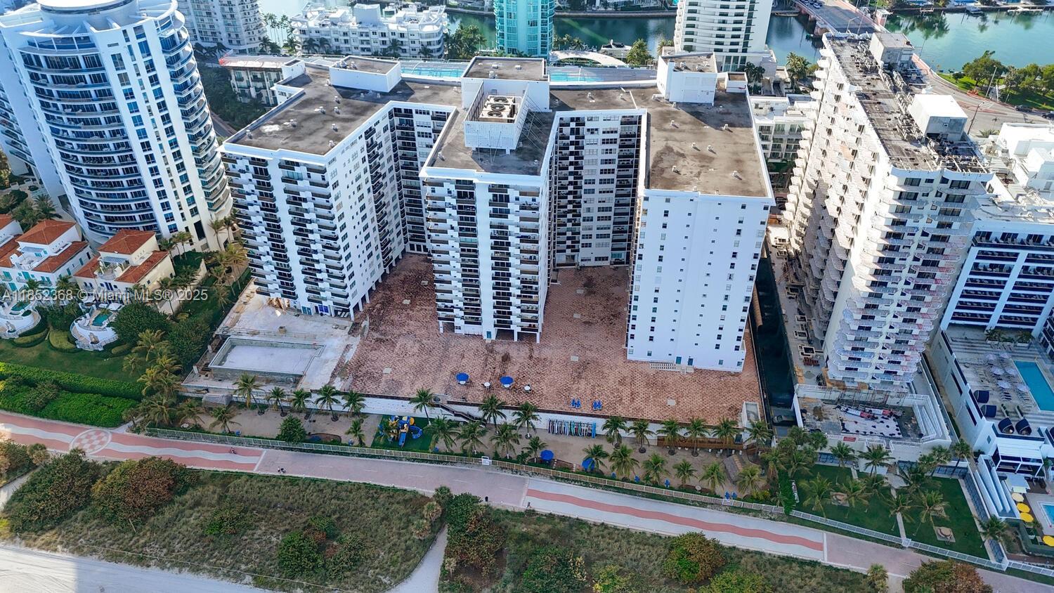 MAISON GRANDE CONDO - Residential