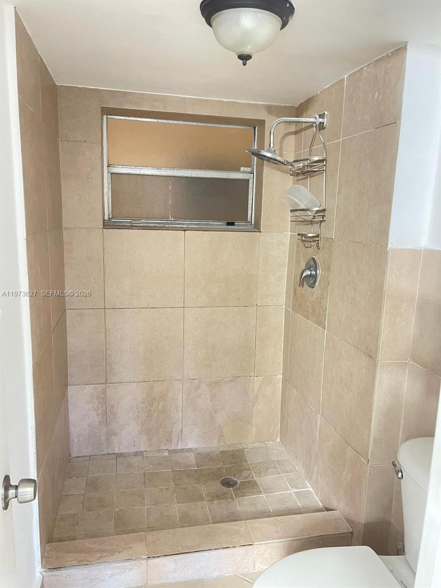 VILLAGE AT DADELAND CONDO - Residential