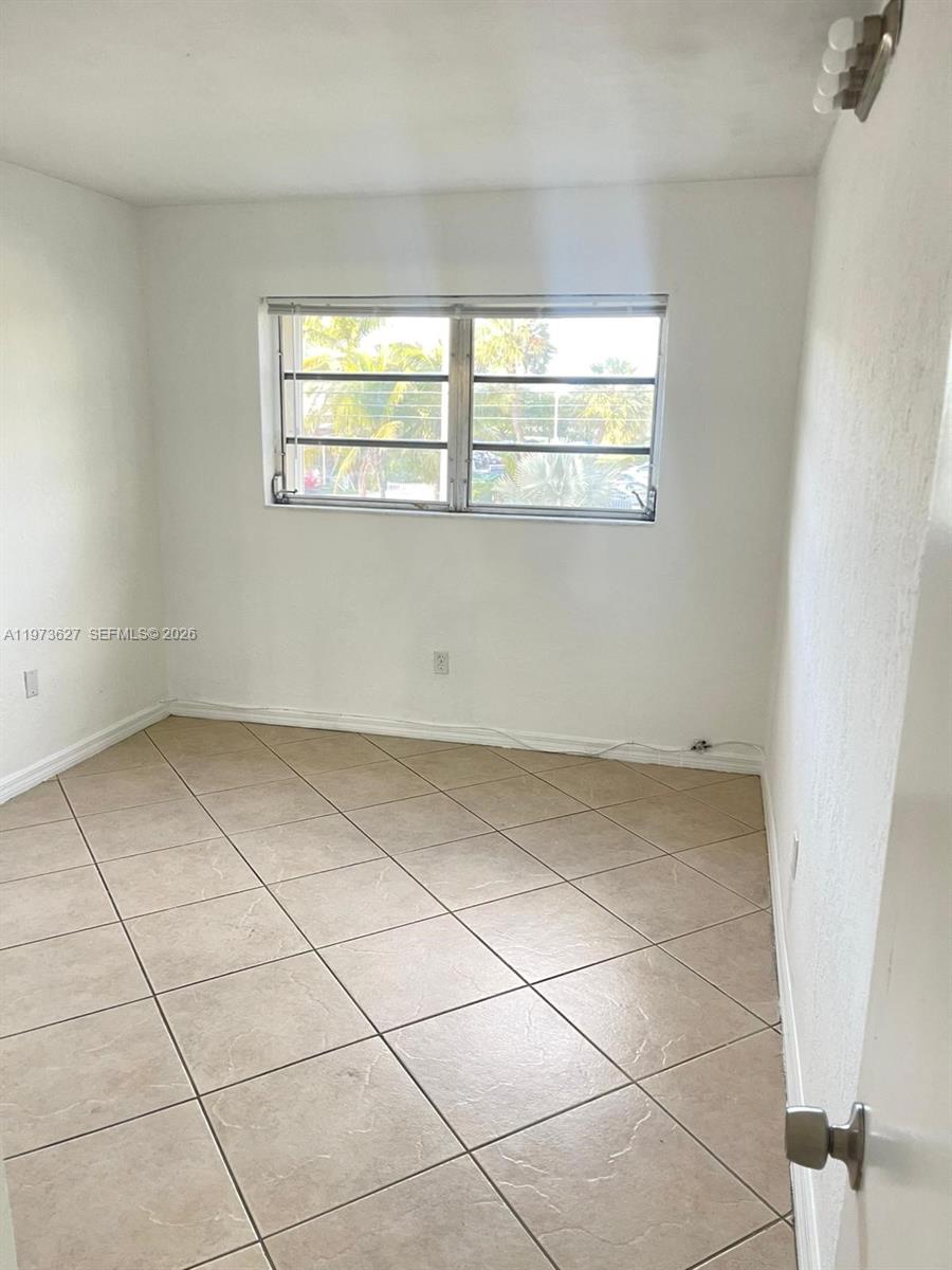 VILLAGE AT DADELAND CONDO - Residential