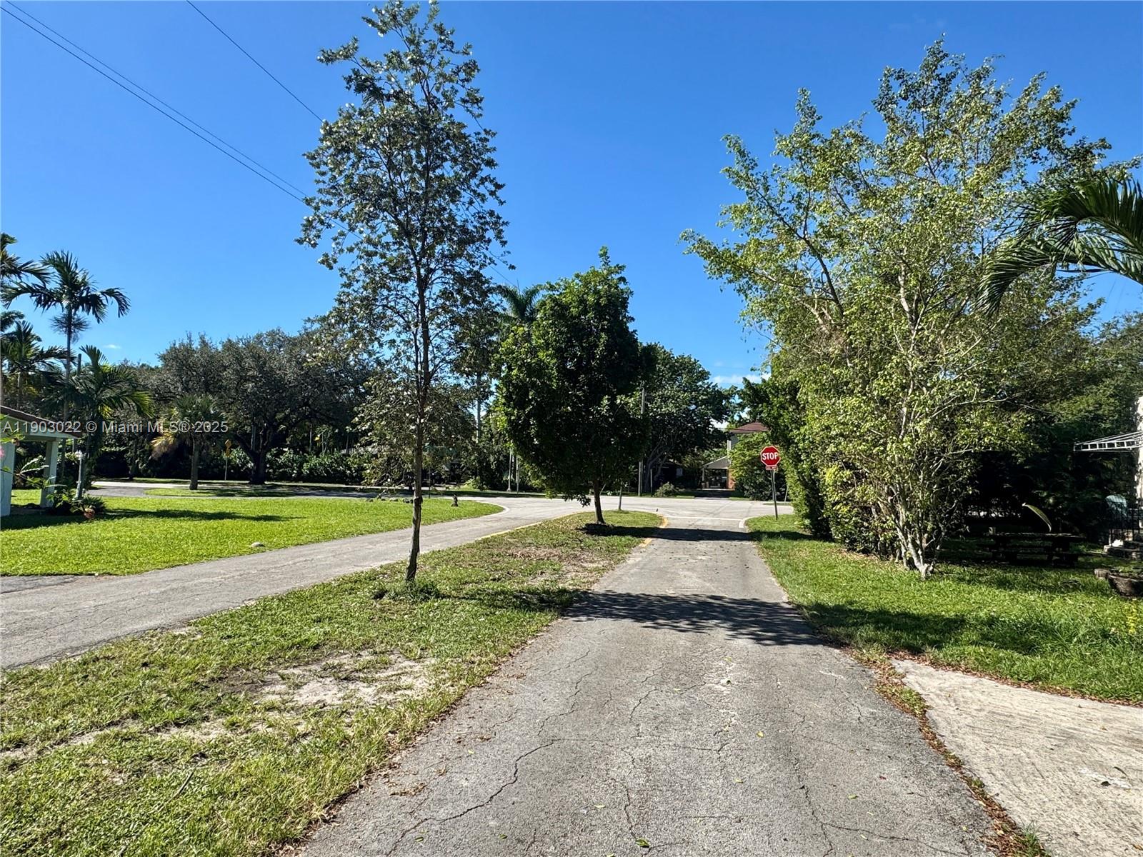 BISCAYNE PARK ESTATES - Residential