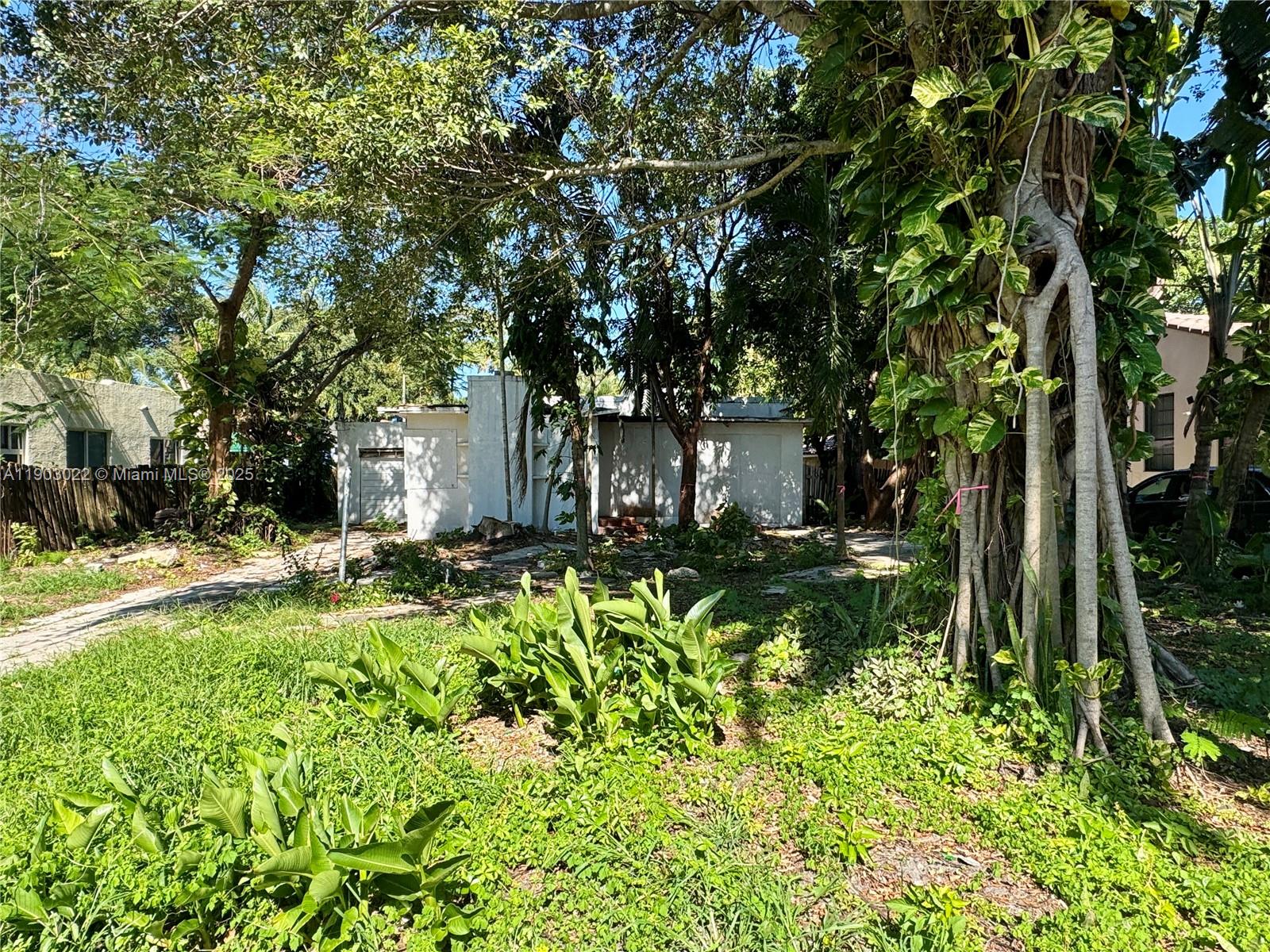 BISCAYNE PARK ESTATES - Residential