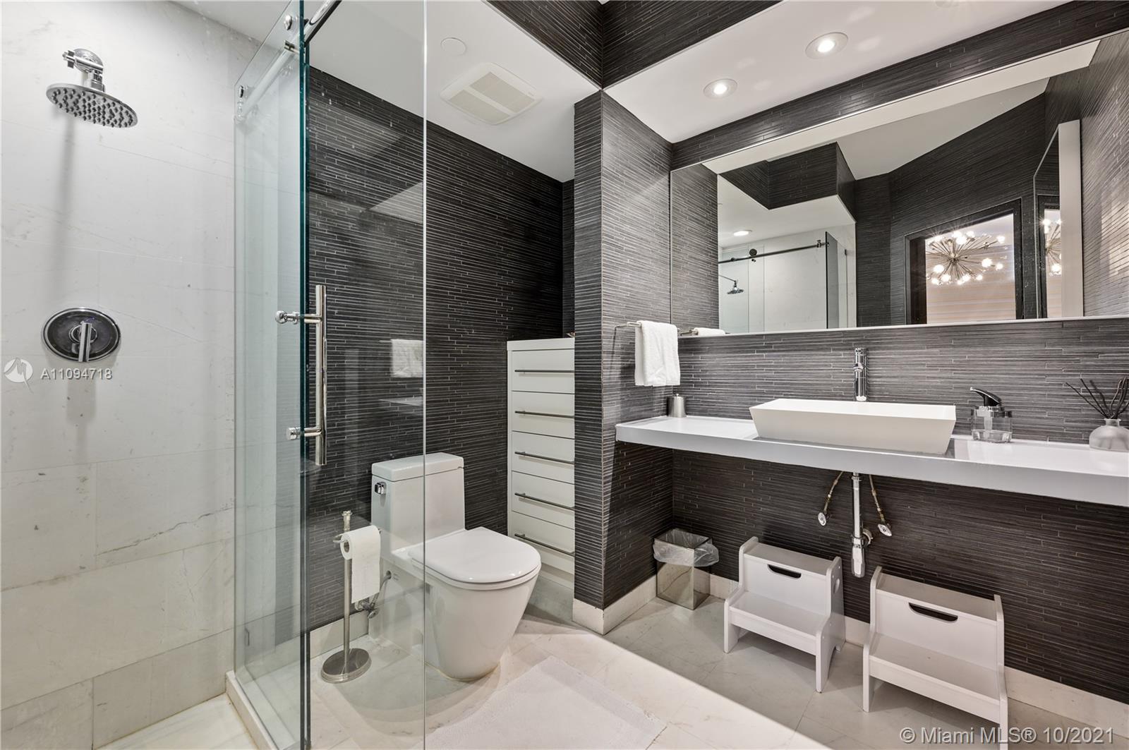 THE GRAND VENETIAN CONDO - Residential