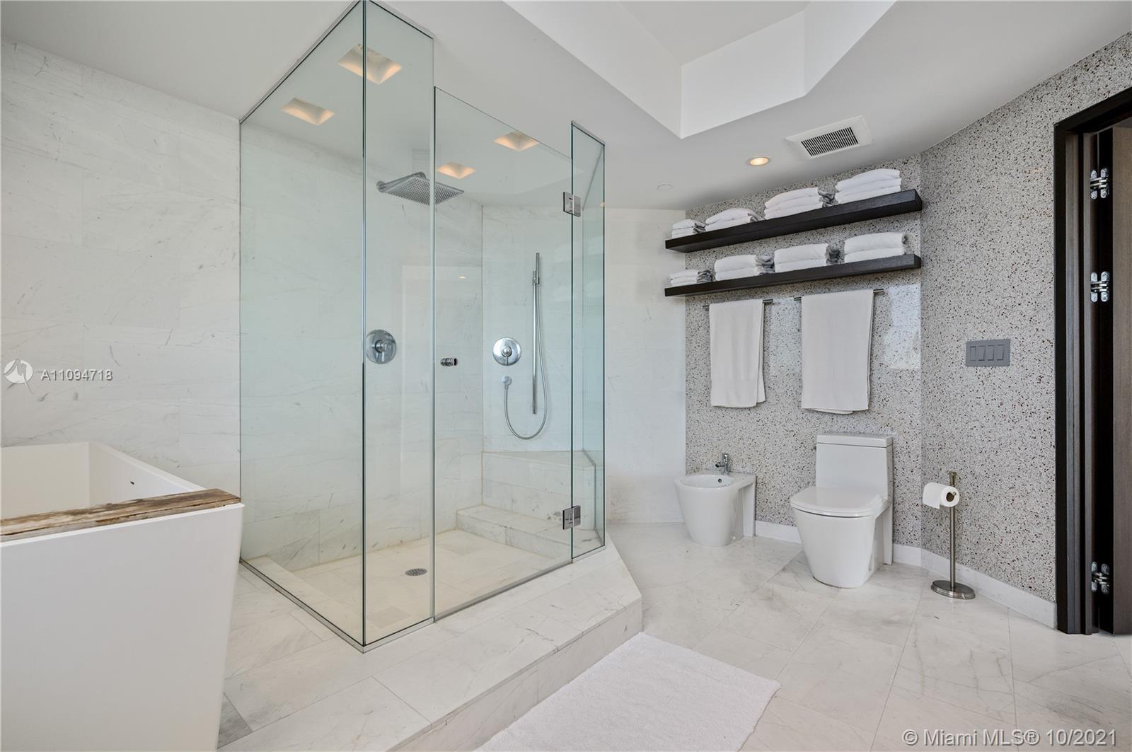 THE GRAND VENETIAN CONDO - Residential