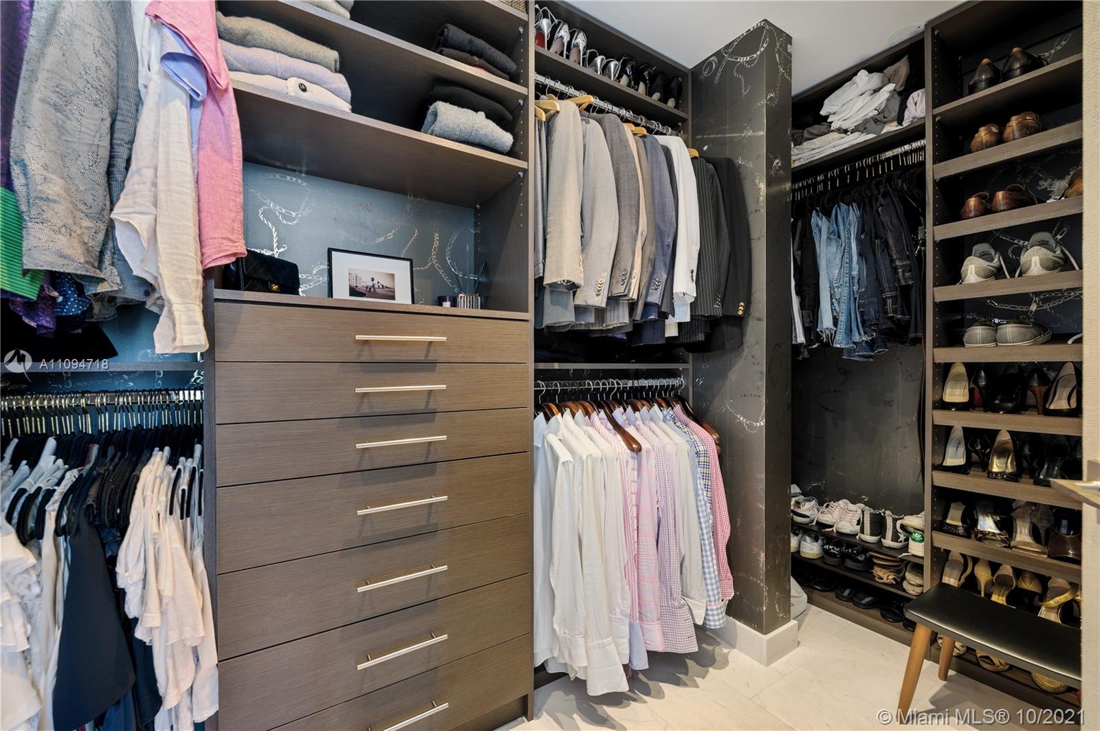 THE GRAND VENETIAN CONDO - Residential