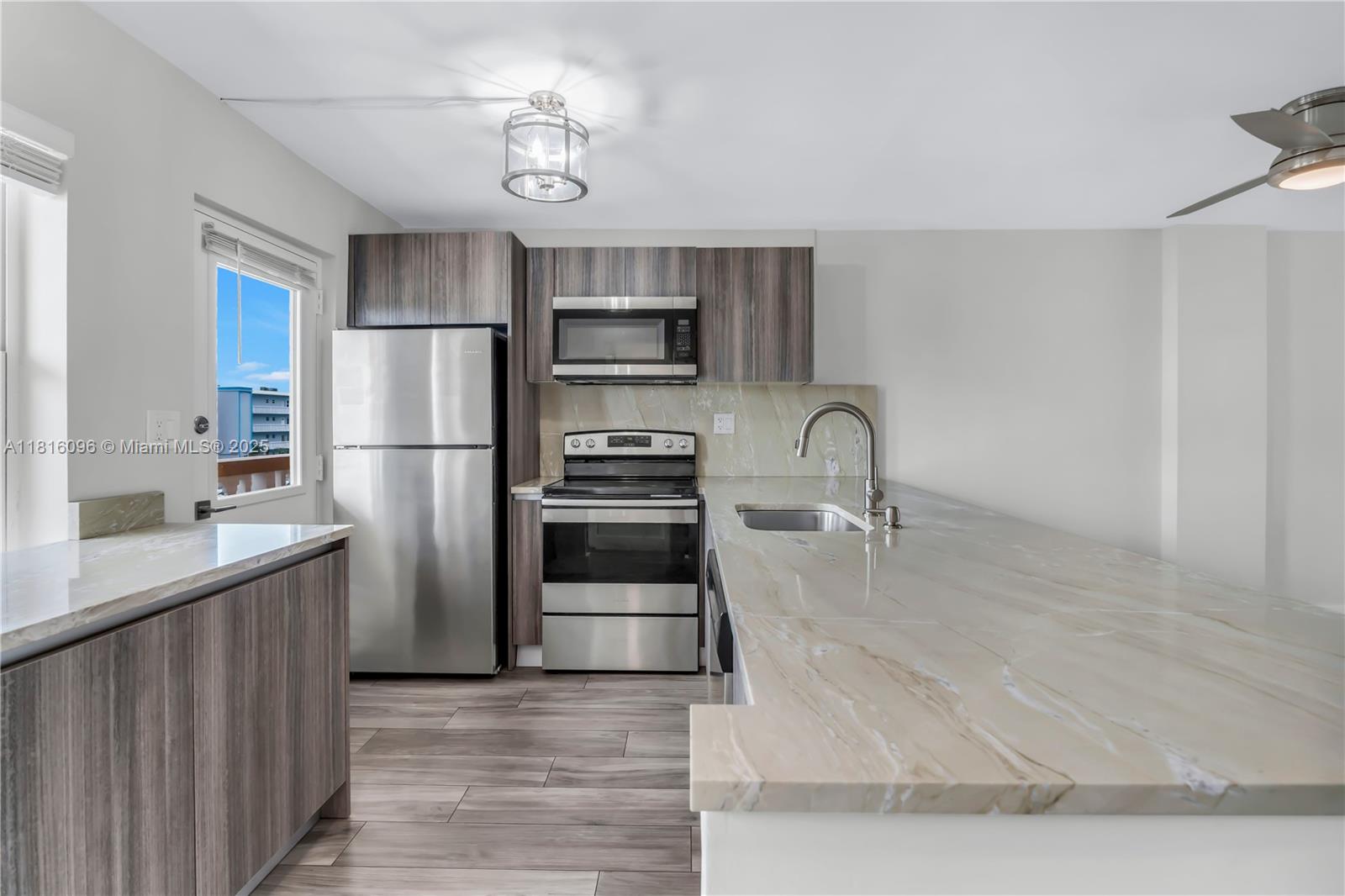 505 E Dania Beach Blvd 4-3E, Dania Beach, Miami-Dade County, Florida - 1 Bedrooms  
2 Bathrooms - 