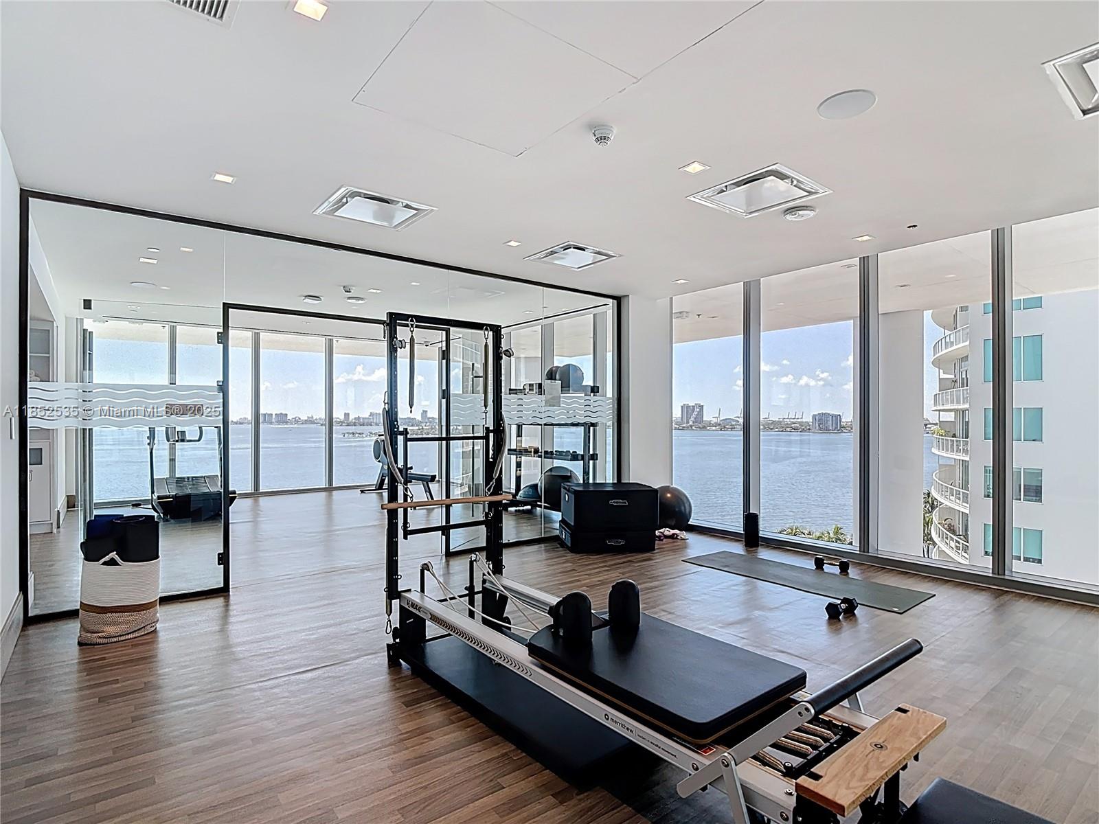 ESCOTTONIA PARK - Residential