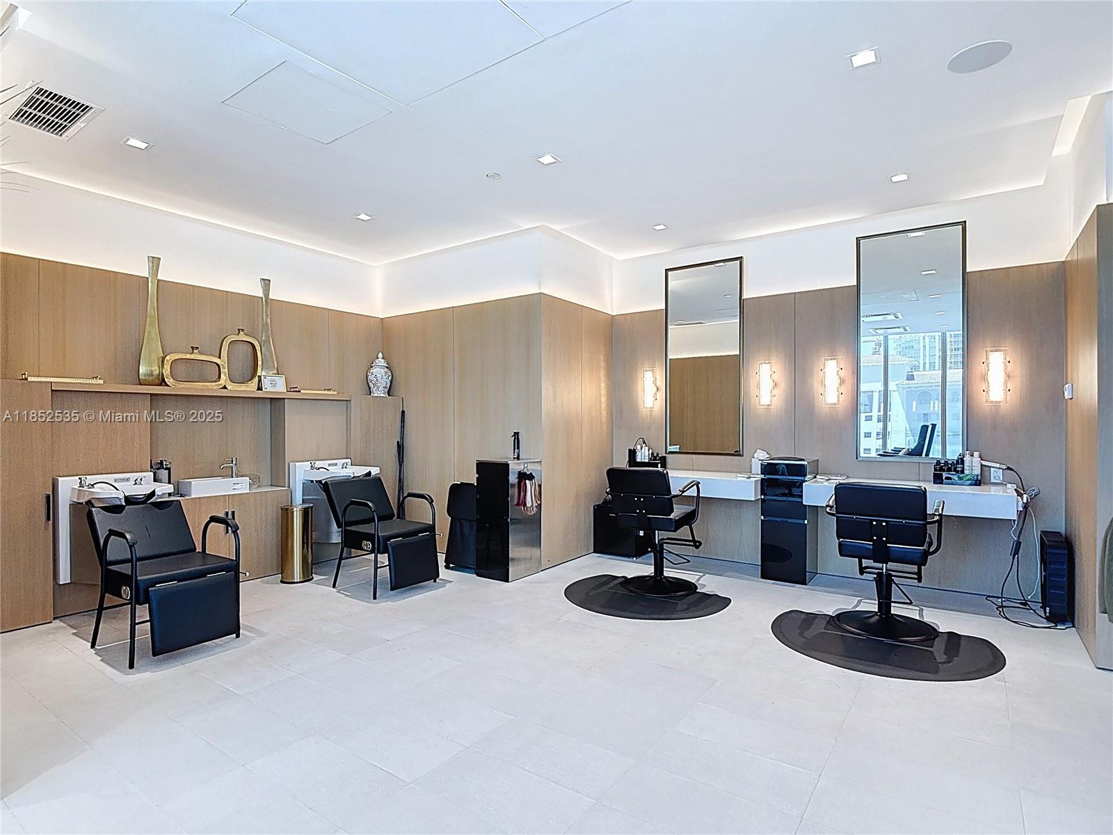 ESCOTTONIA PARK - Residential