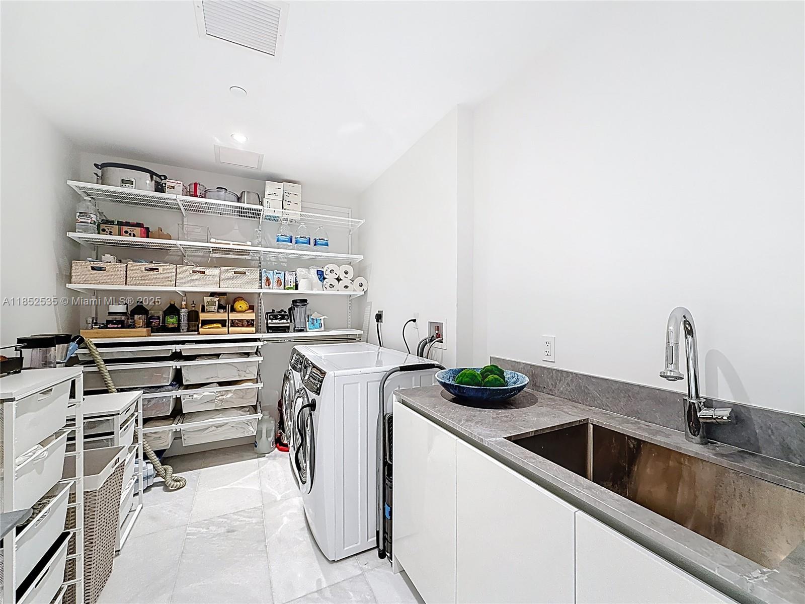 ESCOTTONIA PARK - Residential