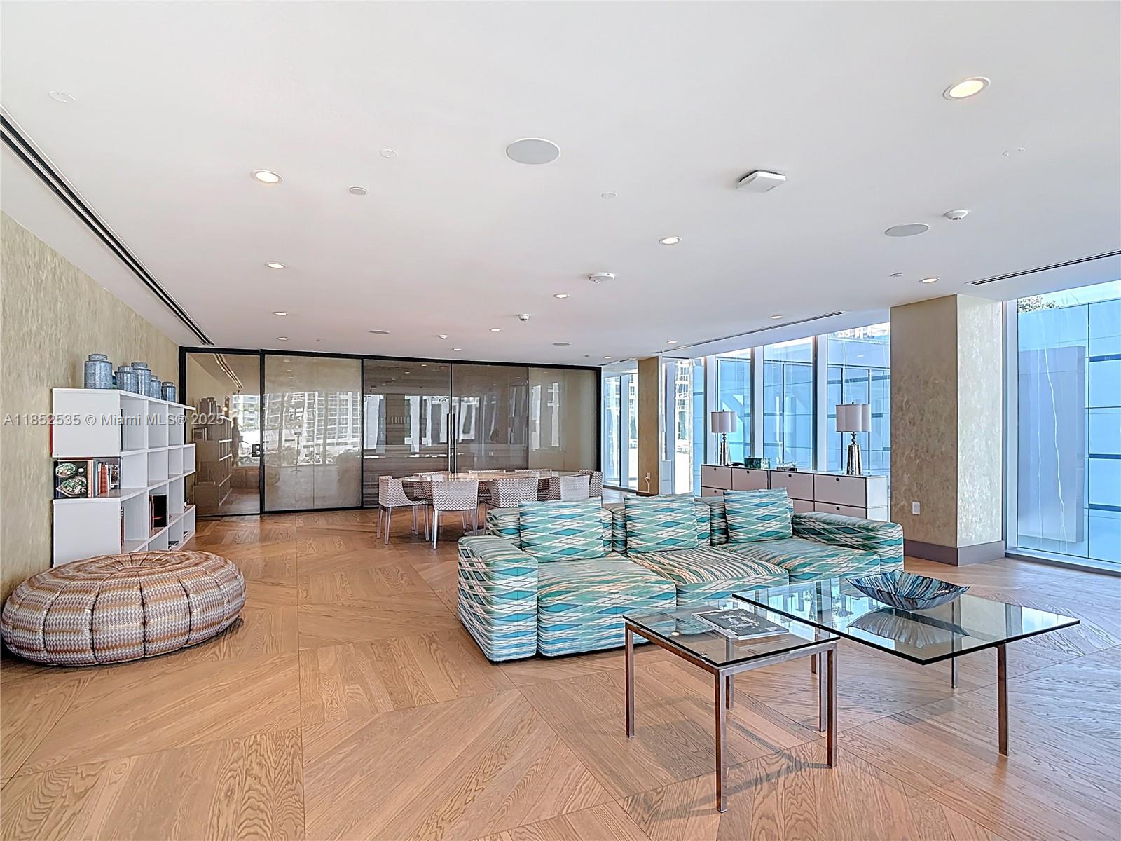 ESCOTTONIA PARK - Residential