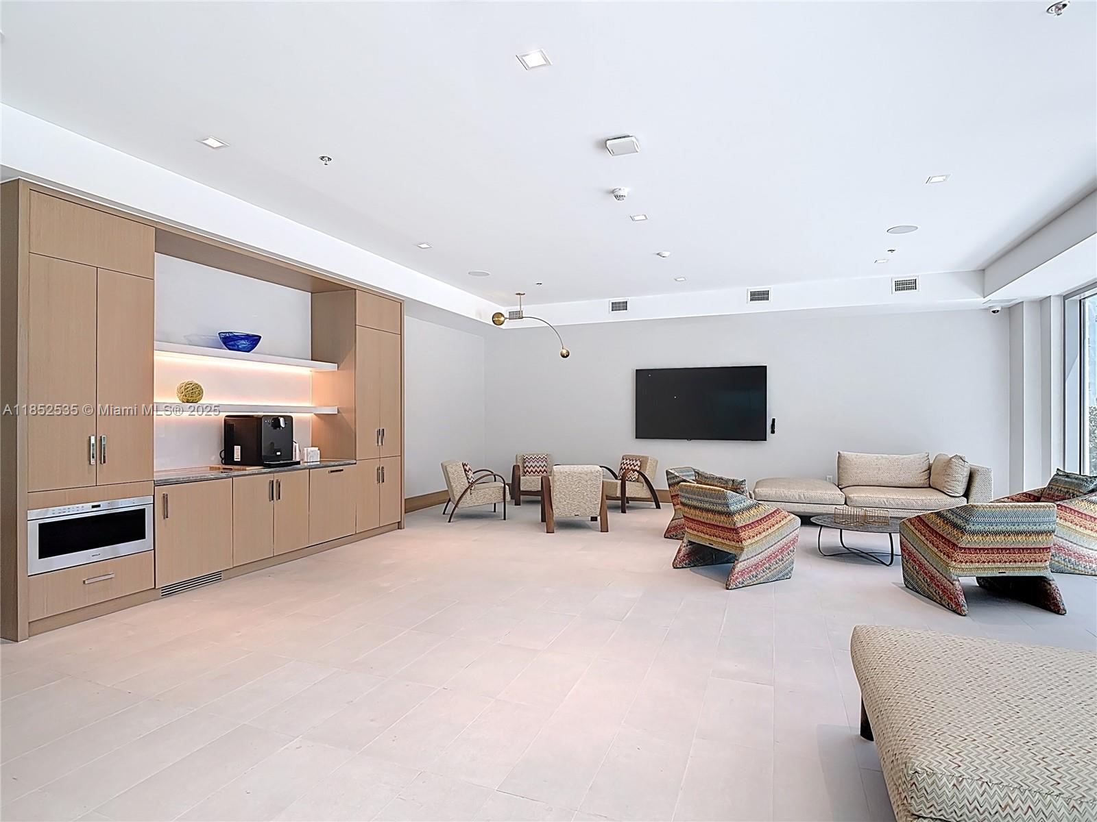 ESCOTTONIA PARK - Residential