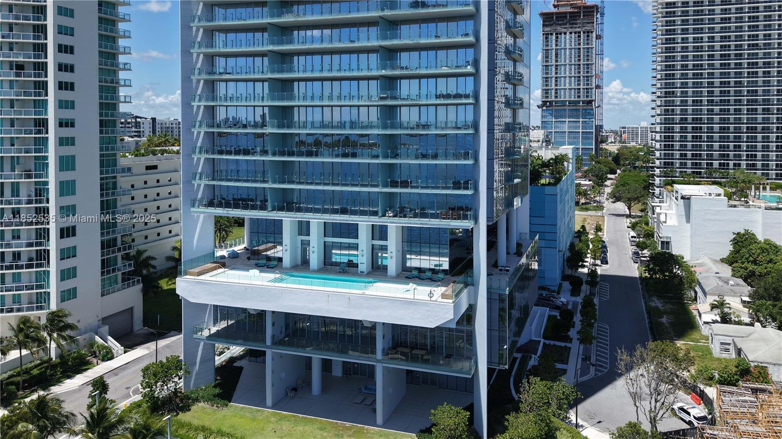 ESCOTTONIA PARK - Residential