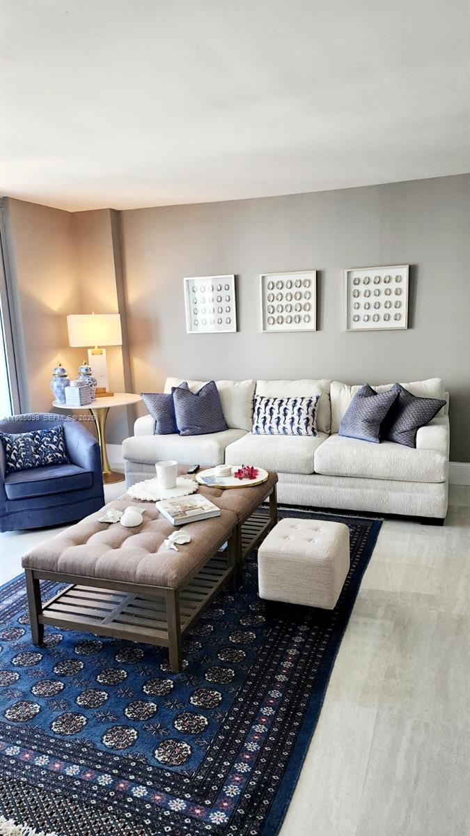 5701 Collins Ave 905