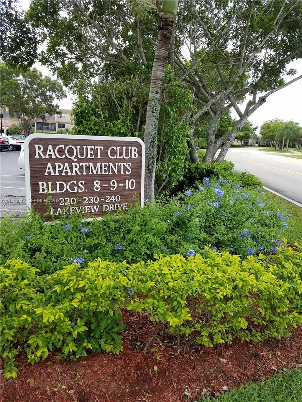 Photo of 220 Lakeview Dr #206, Weston, FL 33326 (MLS # A12016942)