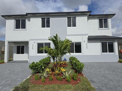 Townhouse in Miami FL 22460 124 CT 7.jpg