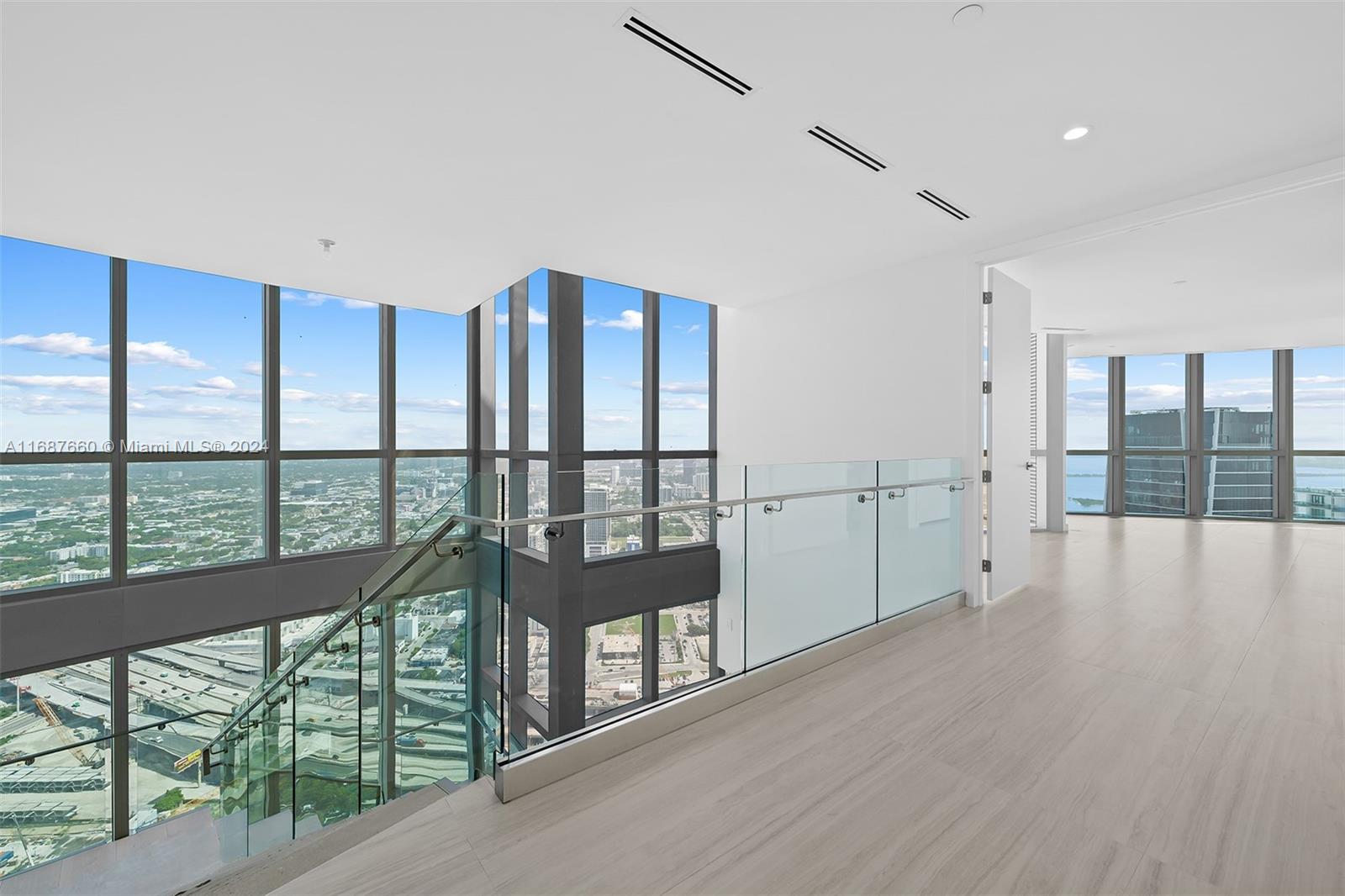 PARAMOUNT MIAMI WORLDCENT - Residential