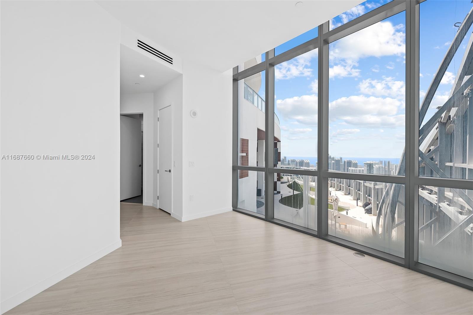 PARAMOUNT MIAMI WORLDCENT - Residential
