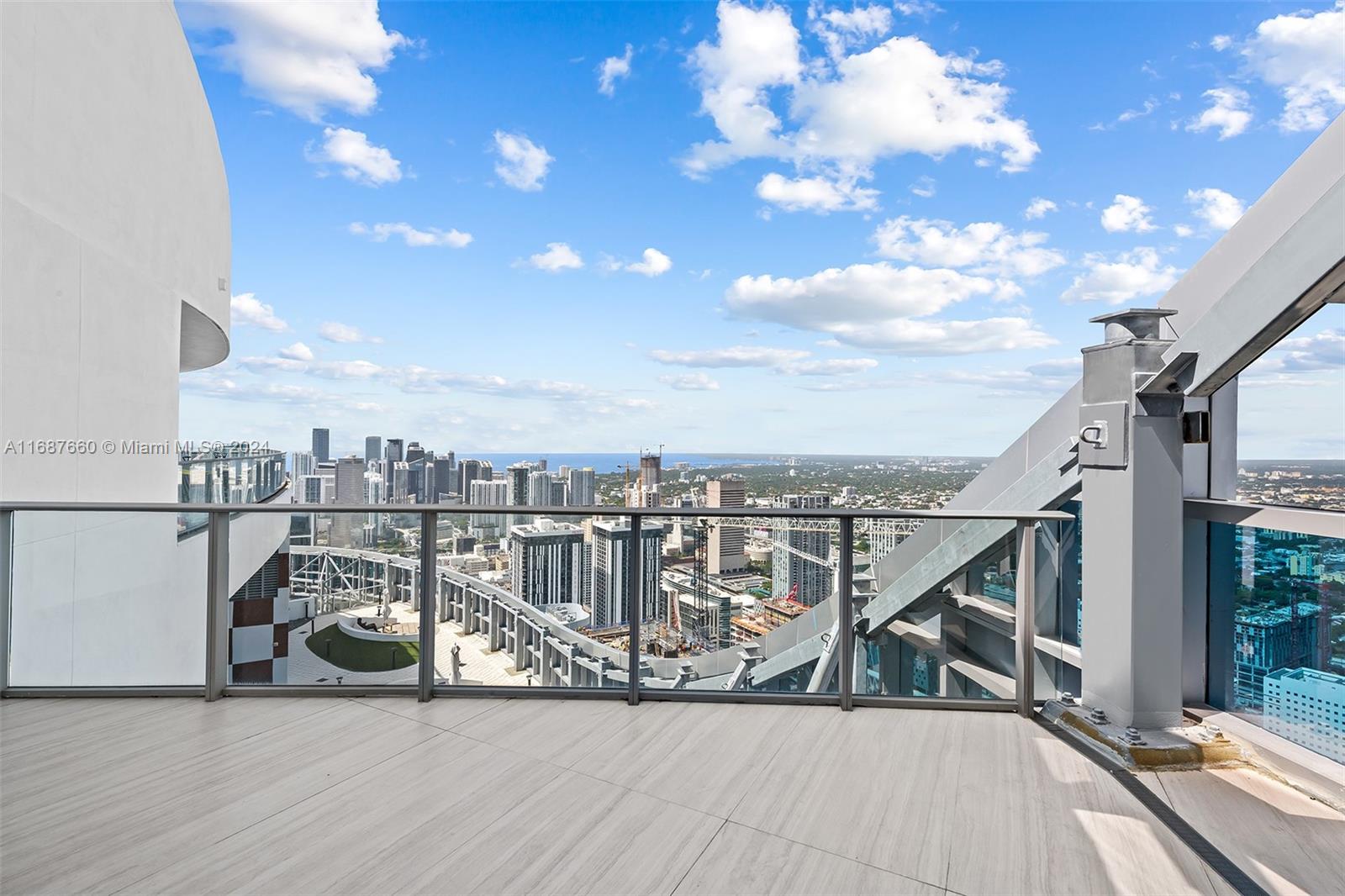 PARAMOUNT MIAMI WORLDCENT - Residential