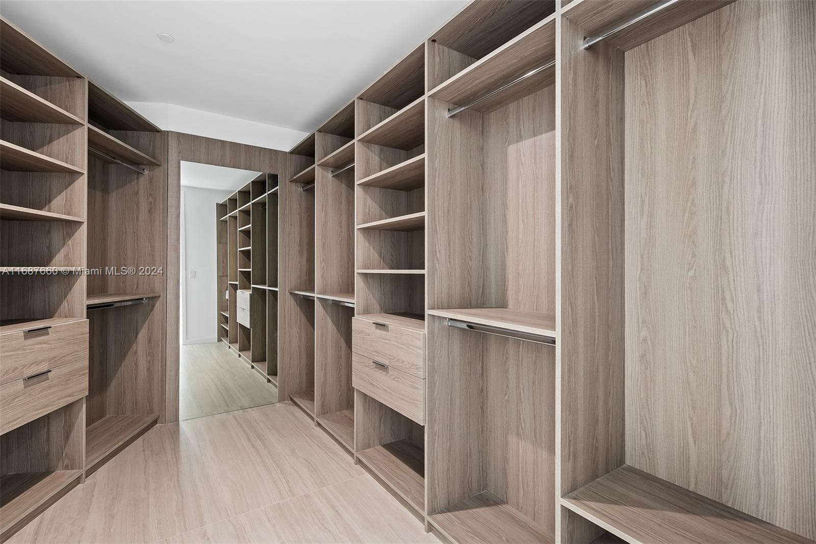 PARAMOUNT MIAMI WORLDCENT - Residential