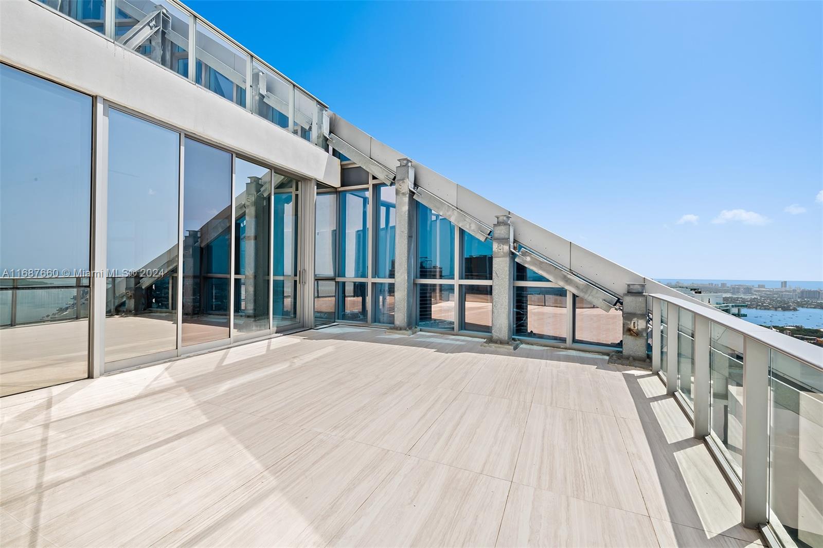 PARAMOUNT MIAMI WORLDCENT - Residential