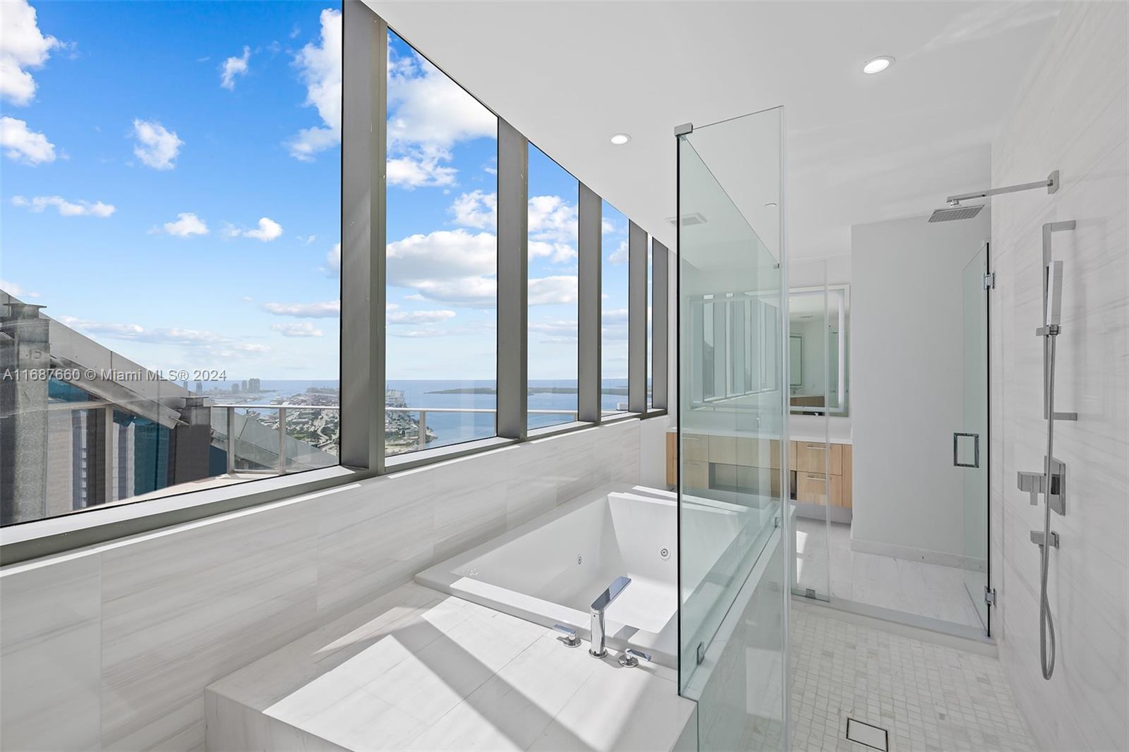 PARAMOUNT MIAMI WORLDCENT - Residential