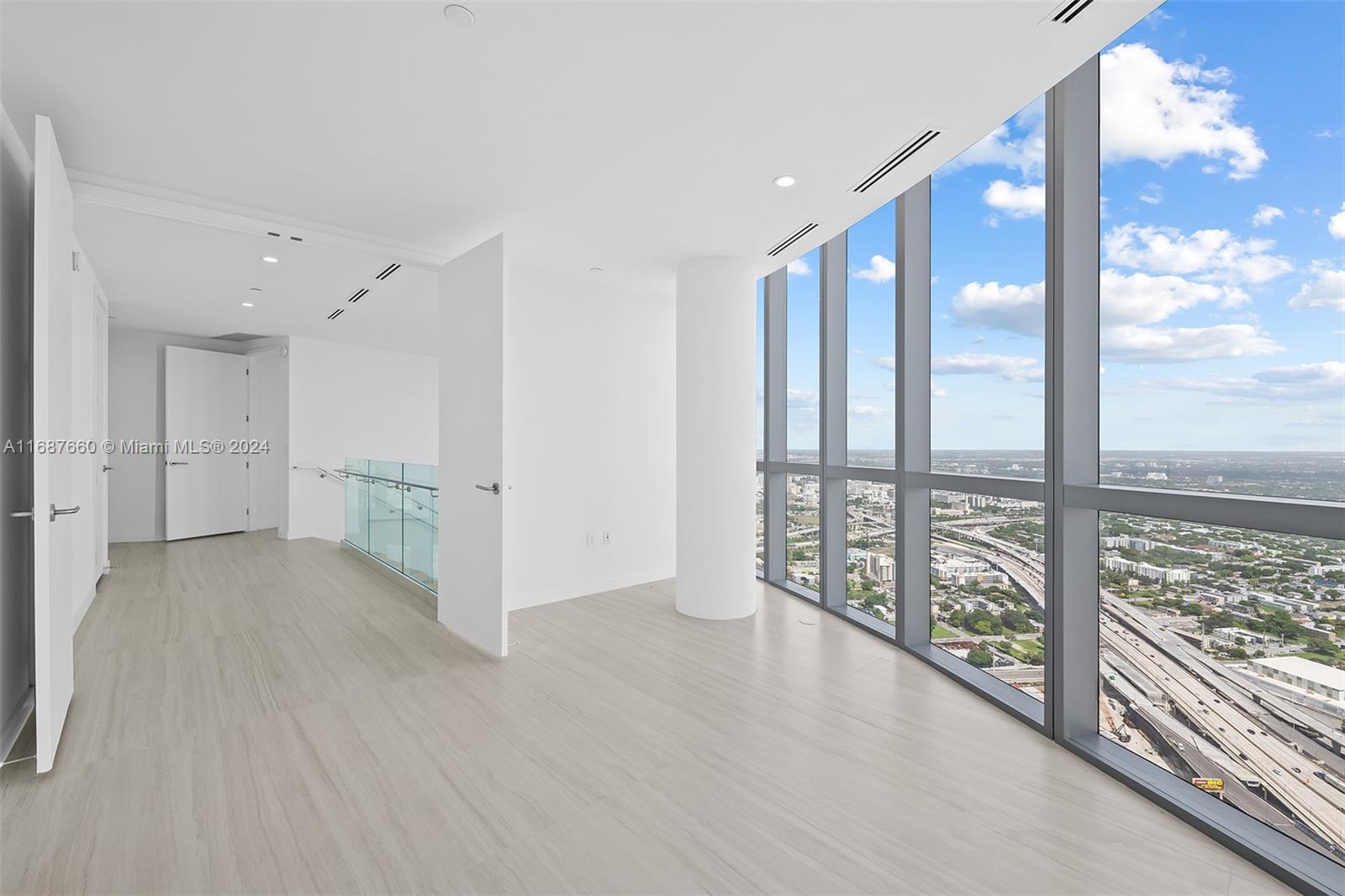 PARAMOUNT MIAMI WORLDCENT - Residential